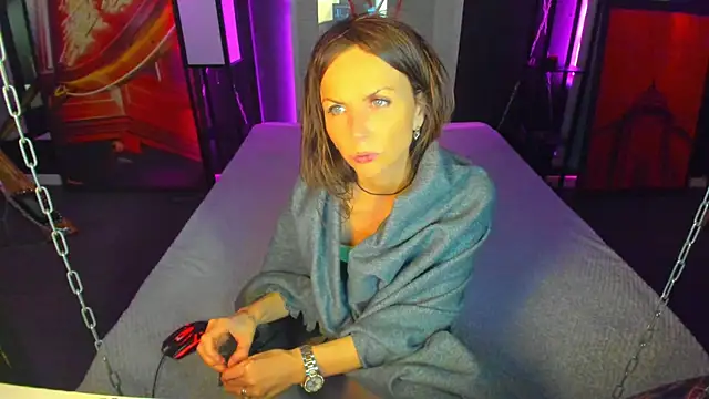 Elizabe th online show from March 2025 10:04:01 AM