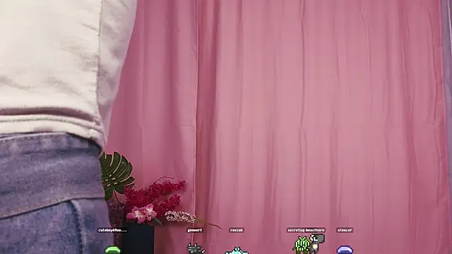 Snapshot of KimWilli chatting on December 2024 07:11:01 PM KimWilli online show from December 2024 07:11:01 PM