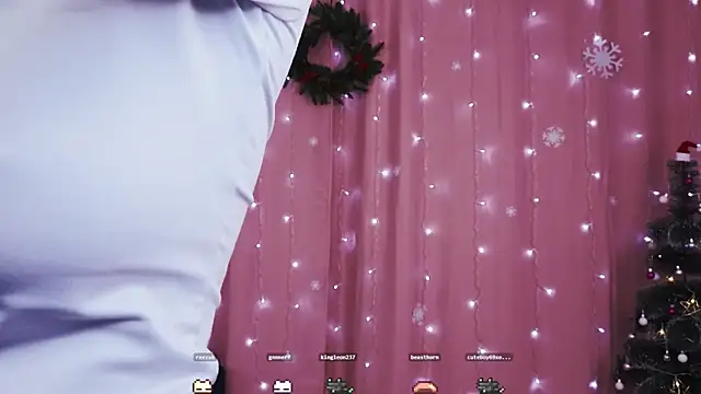 Snapshot of KimWilli chatting on December 2024 07:22:01 PM KimWilli online show from December 2024 07:22:01 PM