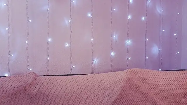 Snapshot of KimWilli chatting on December 2024 04:25:02 PM KimWilli online show from December 2024 04:25:02 PM