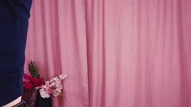 Snapshot of KimWilli chatting on January 2025 07:07:01 PM KimWilli online show from January 2025 07:07:01 PM