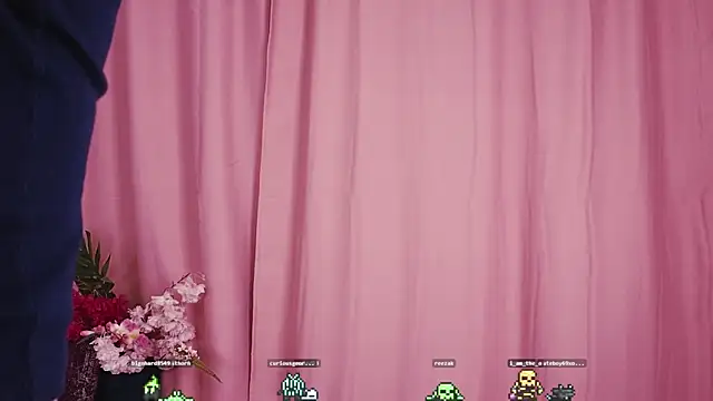 Snapshot of KimWilli chatting on January 2025 10:08:02 PM KimWilli online show from January 2025 10:08:02 PM