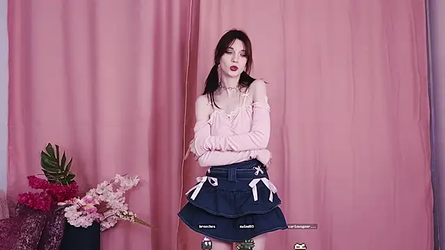 Snapshot of KimWilli chatting on January 2025 10:18:01 PM KimWilli online show from January 2025 10:18:01 PM