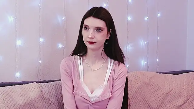 Snapshot of KimWilli chatting on January 2025 04:18:01 PM KimWilli online show from January 2025 04:18:01 PM