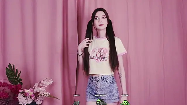 Snapshot of KimWilli chatting on January 2025 07:14:02 PM KimWilli online show from January 2025 07:14:02 PM