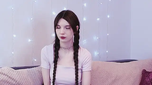 Snapshot of KimWilli chatting on January 2025 04:08:01 PM KimWilli online show from January 2025 04:08:01 PM