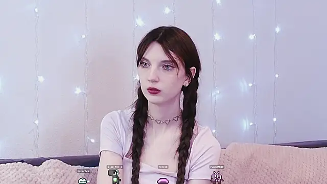 Snapshot of KimWilli chatting on January 2025 10:12:02 PM KimWilli online show from January 2025 10:12:02 PM