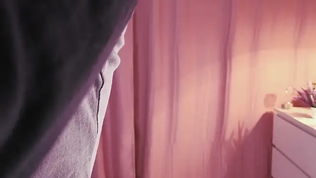 Snapshot of KimWilli chatting on March 2025 10:15:01 PM KimWilli online show from March 2025 10:15:01 PM