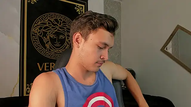 Snapshot of Desmon_Clark chatting on January 2025 11:20:01 PM Desmon Clark online show from January 2025 11:20:01 PM