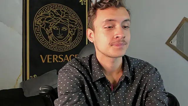 Snapshot of Desmon_Clark chatting on January 2025 10:52:01 PM Desmon Clark online show from January 2025 10:52:01 PM