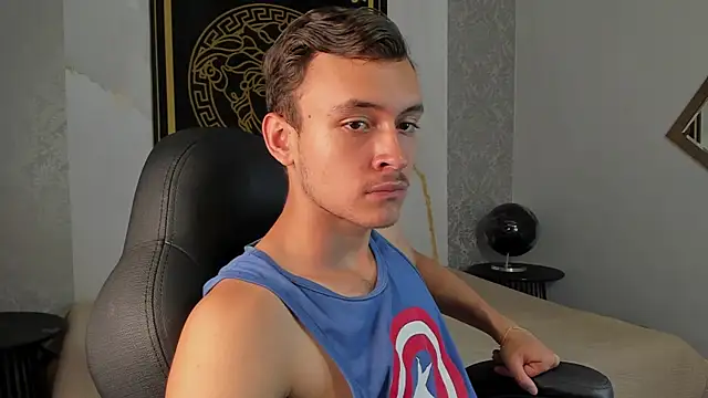 Snapshot of Desmon_Clark chatting on January 2025 09:36:01 PM Desmon Clark online show from January 2025 09:36:01 PM