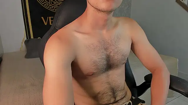 Snapshot of Desmon_Clark chatting on January 2025 10:02:01 PM Desmon Clark online show from January 2025 10:02:01 PM