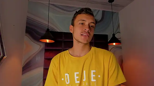 Snapshot of Desmon_Clark chatting on January 2025 03:37:02 AM Desmon Clark online show from January 2025 03:37:02 AM