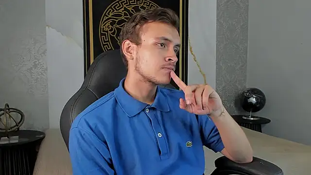 Snapshot of Desmon_Clark chatting on January 2025 07:39:02 PM Desmon Clark online show from January 2025 07:39:02 PM