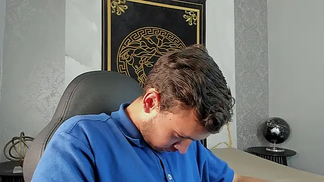 Snapshot of Desmon_Clark chatting on January 2025 10:41:01 PM Desmon Clark online show from January 2025 10:41:01 PM