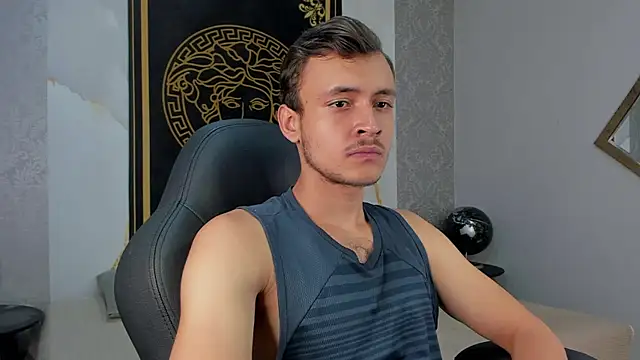 Snapshot of Desmon_Clark chatting on January 2025 09:15:02 PM Desmon Clark online show from January 2025 09:15:02 PM