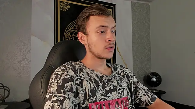 Snapshot of Desmon_Clark chatting on February 2025 08:47:02 PM Desmon Clark online show from February 2025 08:47:02 PM