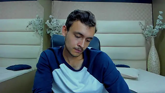 Snapshot of Desmon_Clark chatting on February 2025 09:08:02 AM Desmon Clark online show from February 2025 09:08:02 AM