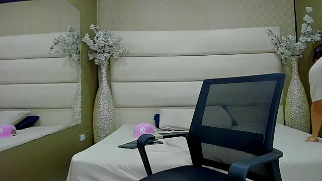 Snapshot of Desmon_Clark chatting on February 2025 08:50:01 AM Desmon Clark online show from February 2025 08:50:01 AM