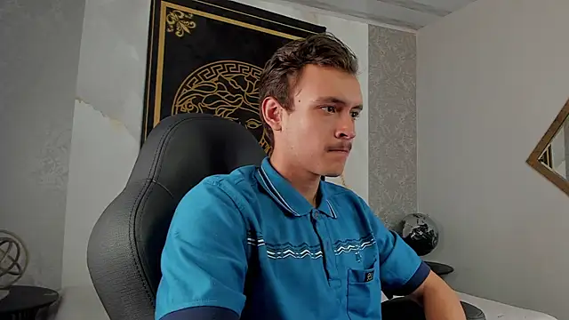 Snapshot of Desmon_Clark chatting on February 2025 09:54:01 PM Desmon Clark online show from February 2025 09:54:01 PM