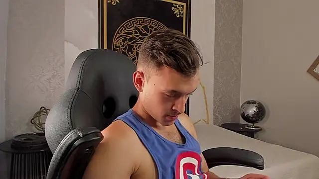 Snapshot of Desmon_Clark chatting on February 2025 11:31:01 PM Desmon Clark online show from February 2025 11:31:01 PM