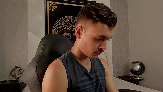 Snapshot of Desmon_Clark chatting on February 2025 07:34:02 AM Desmon Clark online show from February 2025 07:34:02 AM