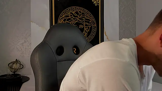 Snapshot of Desmon_Clark chatting on February 2025 12:25:02 AM Desmon Clark online show from February 2025 12:25:02 AM