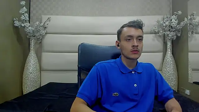 Snapshot of Desmon_Clark chatting on March 2025 04:27:02 AM Desmon Clark online show from March 2025 04:27:02 AM