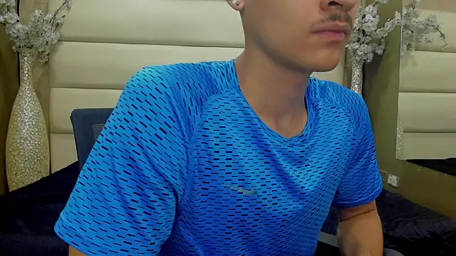 Snapshot of Desmon_Clark chatting on March 2025 04:10:01 AM Desmon Clark online show from March 2025 04:10:01 AM