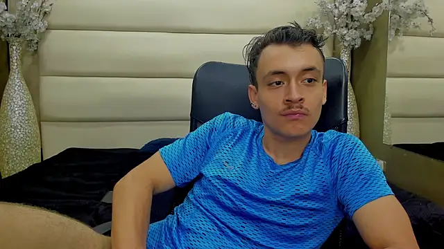 Snapshot of Desmon_Clark chatting on March 2025 07:15:01 AM Desmon Clark online show from March 2025 07:15:01 AM