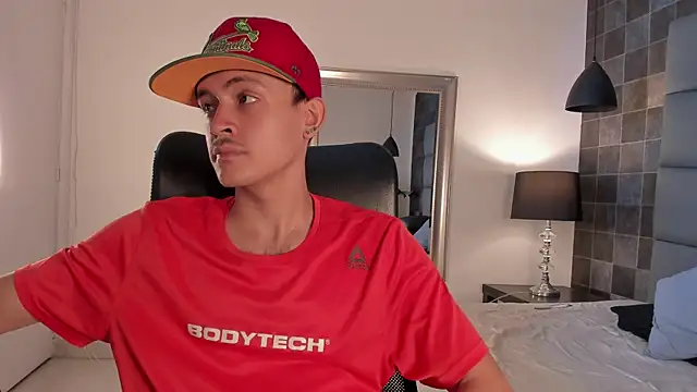 Snapshot of Desmon_Clark chatting on March 2025 11:27:02 PM Desmon Clark online show from March 2025 11:27:02 PM