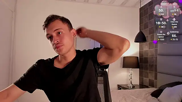 Snapshot of Desmon_Clark chatting on March 2025 10:16:01 PM Desmon Clark online show from March 2025 10:16:01 PM