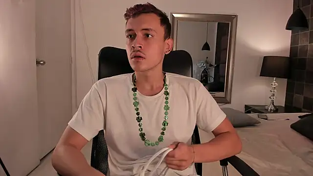 Snapshot of Desmon_Clark chatting on March 2025 12:16:02 AM Desmon Clark online show from March 2025 12:16:02 AM