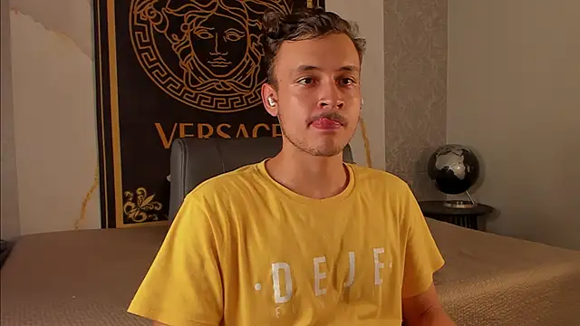 Snapshot of Desmon_Clark chatting on September 2025 12:43:01 AM Desmon Clark online show from September 2025 12:43:01 AM