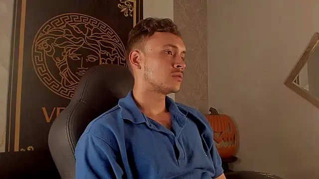 Snapshot of Desmon_Clark chatting on October 2025 09:45:01 PM Desmon Clark online show from October 2025 09:45:01 PM