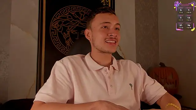 Snapshot of Desmon_Clark chatting on October 2025 06:51:02 PM Desmon Clark online show from October 2025 06:51:02 PM