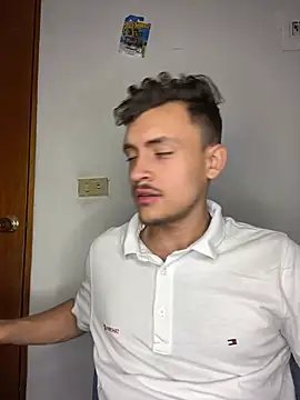 Snapshot of Desmon_Clark chatting on April 2026 11:07:01 PM Desmon Clark online show from April 2026 11:07:01 PM