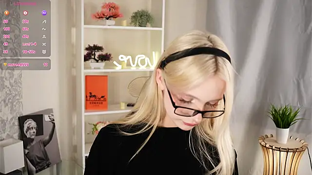 Snapshot of Naughty__Couplles chatting on November 2025 04:18:02 PM Naughty Couplles online show from November 2025 04:18:02 PM