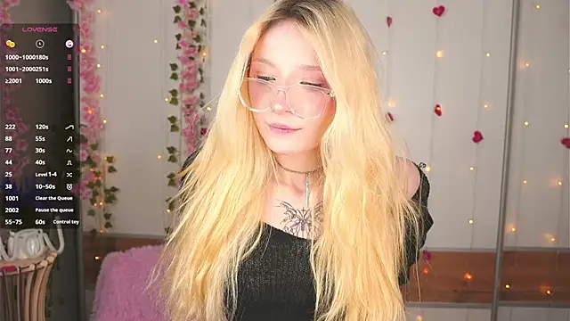 Snapshot of Naughty__Couplles chatting on February 2026 03:16:02 AM Naughty Couplles online show from February 2026 03:16:02 AM