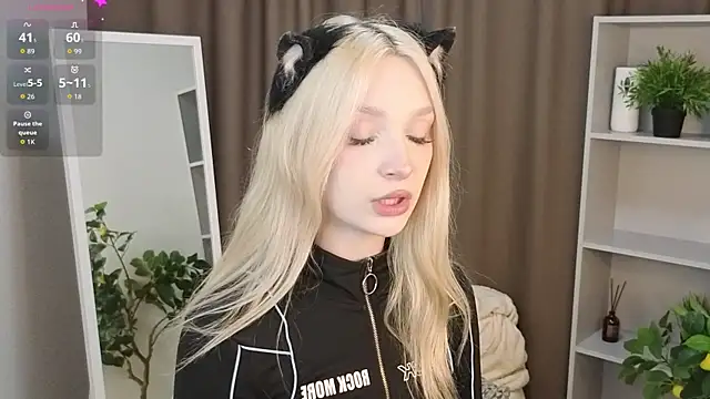 Naughty  Couplles online show from April 2026 04:12:02 AM