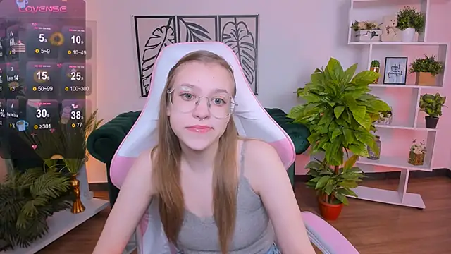 LayriantaVee online show from February 2025 07:20:01 AM