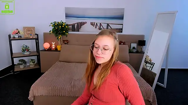 LayriantaVee online show from March 2025 10:02:01 AM