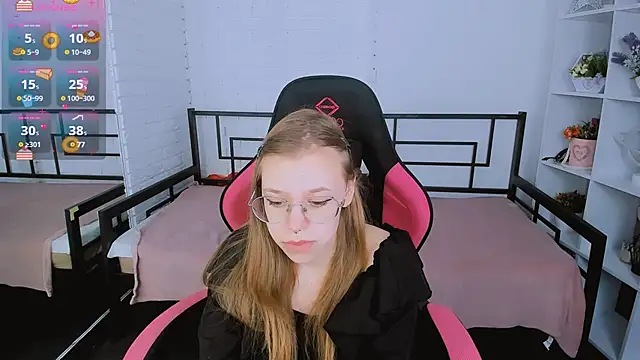 LayriantaVee online show from March 2025 07:13:02 AM