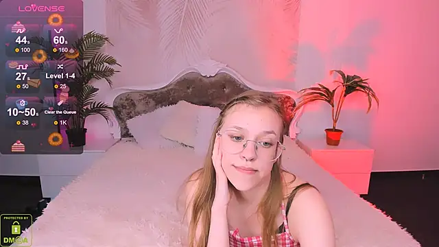 LayriantaVee online show from March 2025 10:14:01 AM