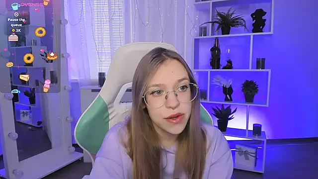 LayriantaVee online show from March 2026 06:52:02 AM