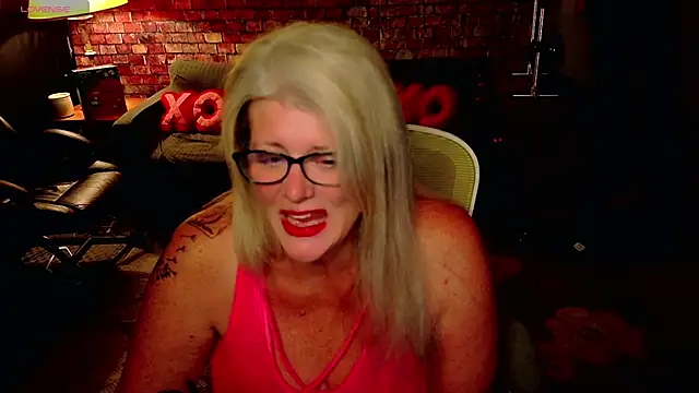 Snapshot of AliceHarlot chatting on February 2026 04:20:01 AM AliceHarlot online show from February 2026 04:20:01 AM