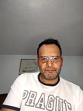 RogueTraveler online show from November 2025 02:57:01 AM