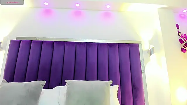 HannaPaola online show from January 2025 04:15:01 AM