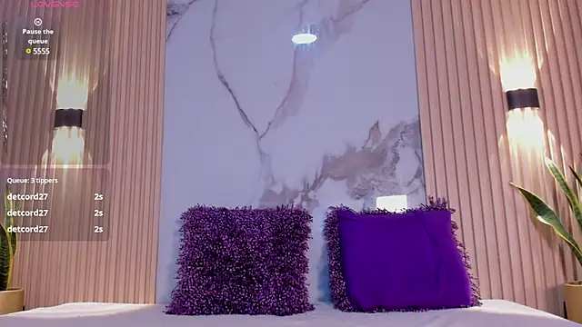Snapshot of valentina_lux chatting on February 2025 07:09:01 AM valentina lux online show from February 2025 07:09:01 AM