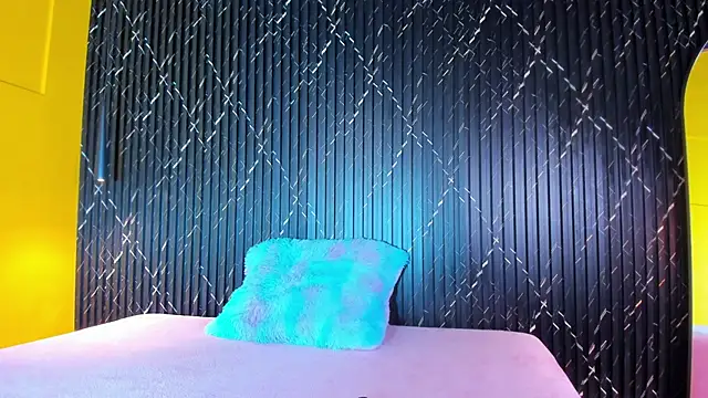 Snapshot of valentina_lux chatting on October 2025 08:17:01 PM valentina lux online show from October 2025 08:17:01 PM